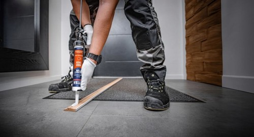 Tytan Fix2 High Tack – przykład aplikacji kleju